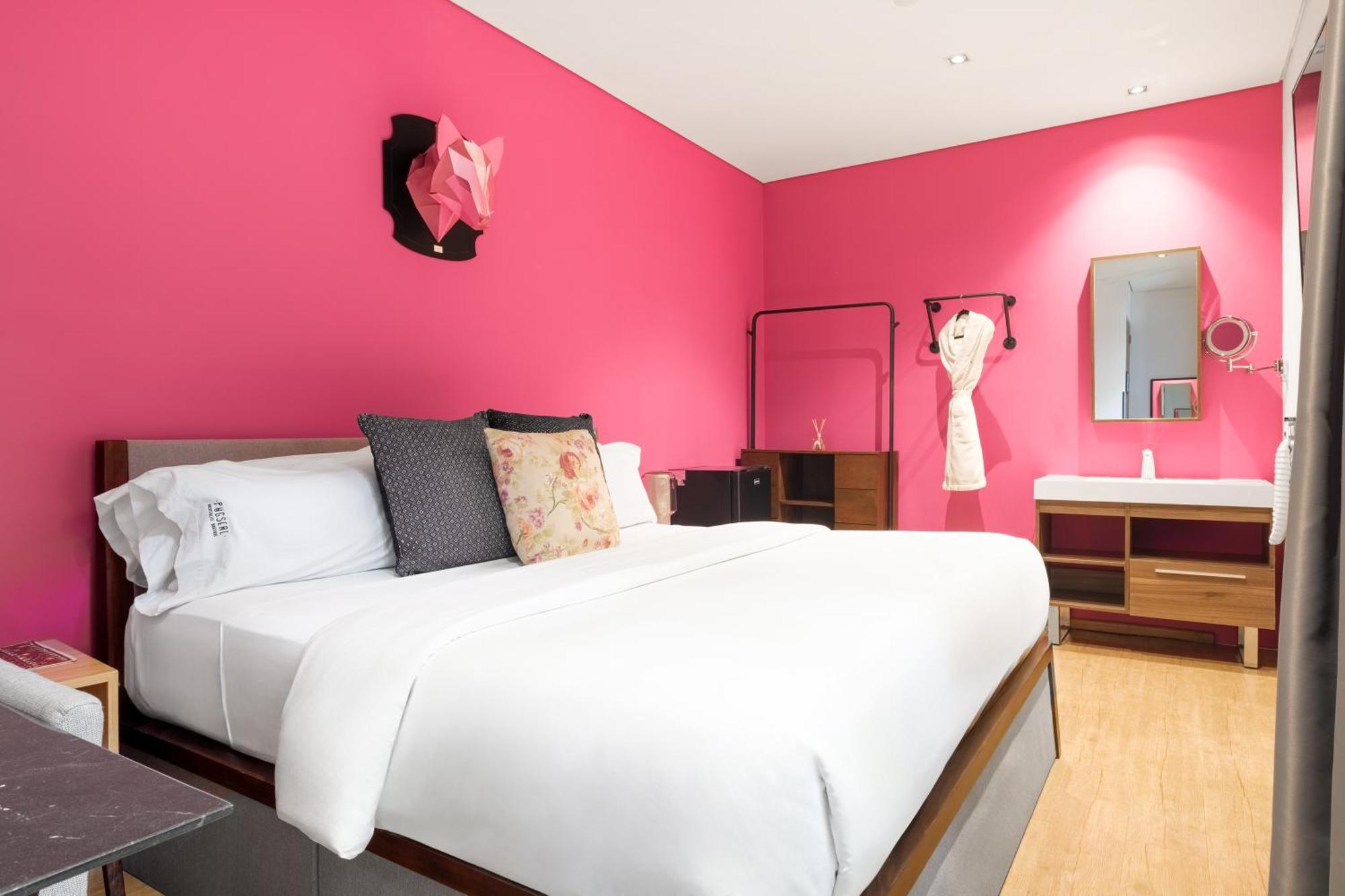 Pug Seal Polanco Allan Poe 5* Mexico-stad